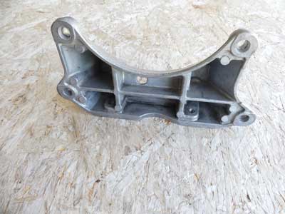 Mercedes Automatic Transmission Bracket A21124203405